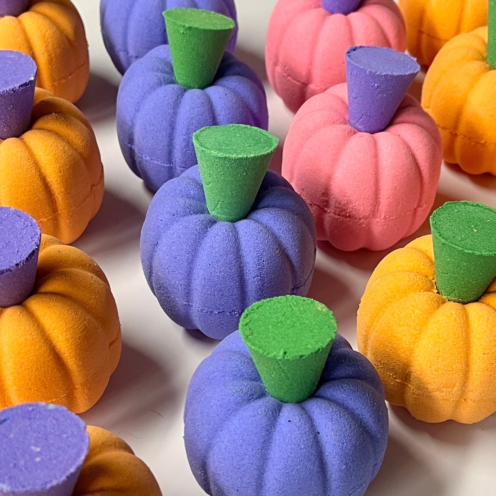 Pumpkin Tub Treasure Bath Bomb - Greatscotsoapery